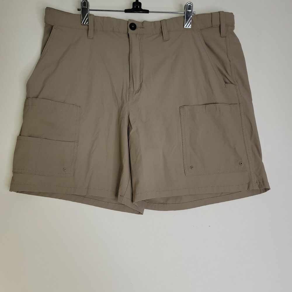 Magellan Fish Gear Shorts Mens Large Khaki Fishing Utility Cargo Water Repellent